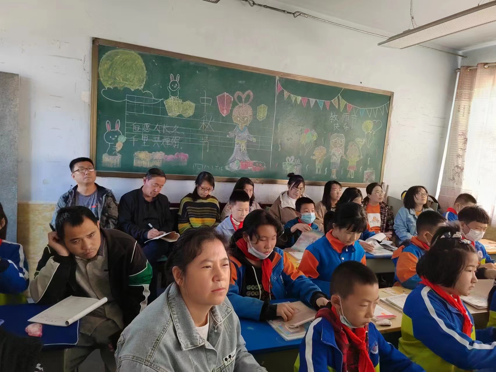 河北：張北縣永義街小學(xué)開展新教師聽課評課活動